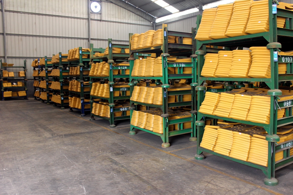 shantui komtasu bulldozer spare parts
