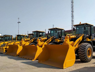 SHANTUI Rollers and Loaders are sent to West African market in batches