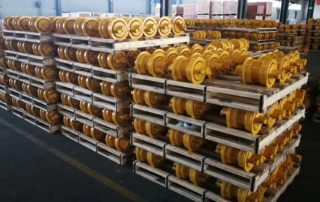 Shantui SD16/D60/D65 single track roller 16Y-40-09000
