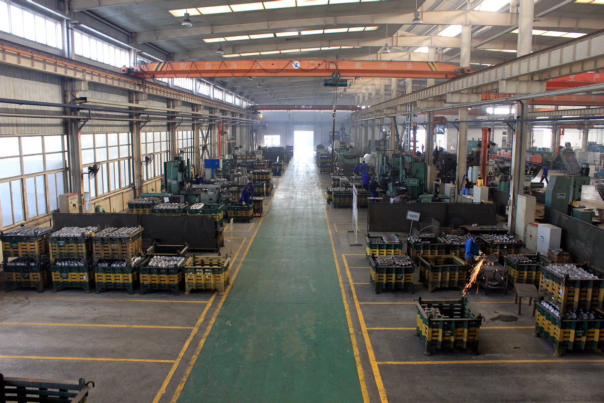 shantui komatsu spare parts warehouse